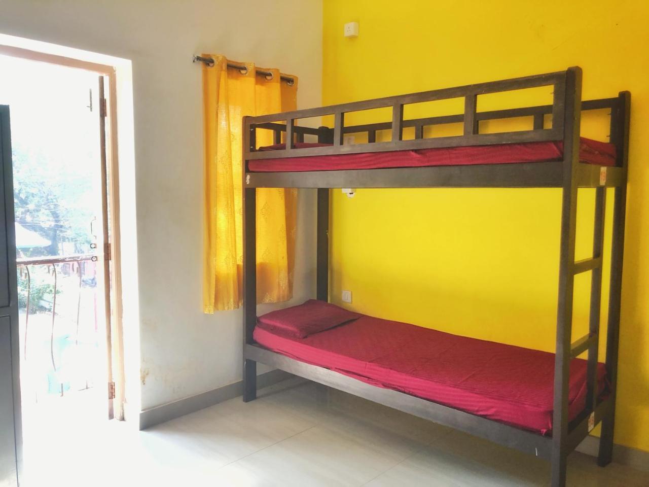 Red Door Hostel Anjuna Ngoại thất bức ảnh